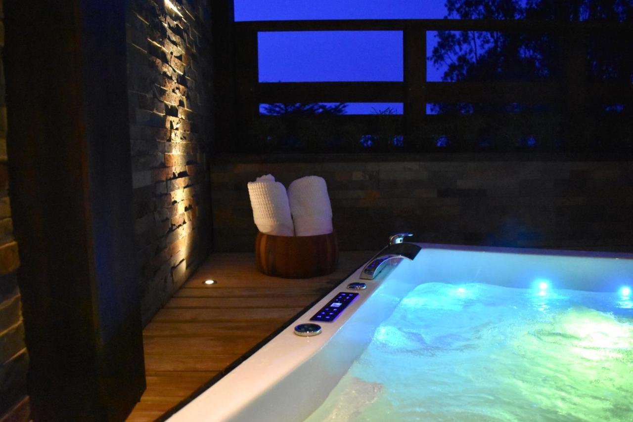 ---- Escapada De Lujo Para Dos ---- Casa Boutique Privada - Vistas Al Oceano - Parrilla Y Fogon En Quincho Privado - Insumos Desayuno - Tu Estadia Incluye Gratis 1 Sesion De Hidromasaje & Cromoterapia Bajo Las Estrellas En Jacuzzi Privado (Adults Onl Pichilemu Kültér fotó